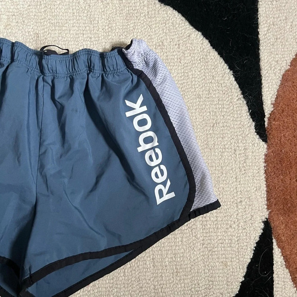 Reebok running short - Picture 2 of 4